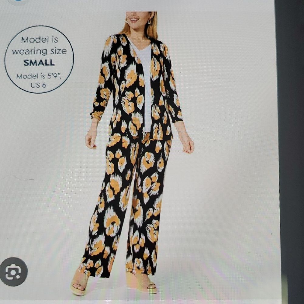 Floral Black and Yellow Women's Pants And Cardigan